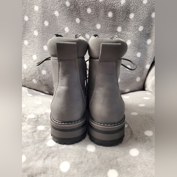 Brand New - ladies combat style boot - Picture 3 of 11